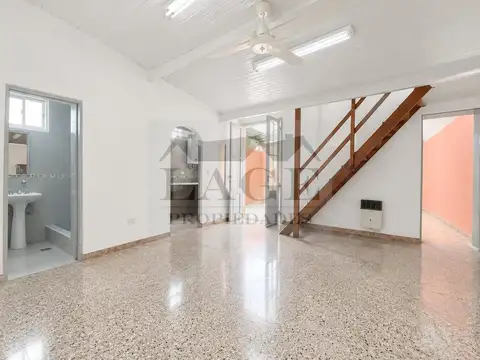 Depto Tipo Casa en Alquiler de 2 dormitorios