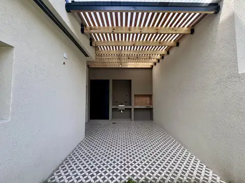 Casa 3 ambientes con 1 baño