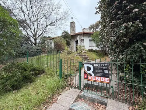 CASA DE 3 AMBIENTES, PLENO CENTRO DE VILLA GESELL