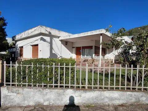 Casa 5 ambientes con 2 baños