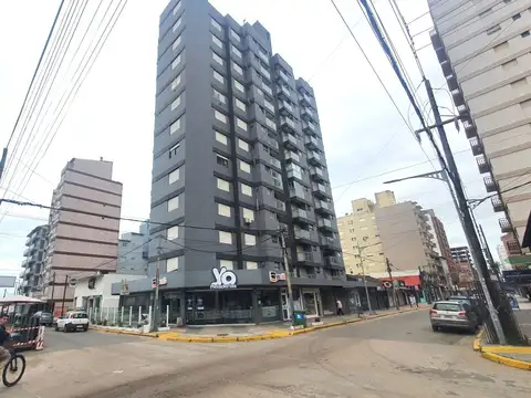 Chiozza 2200, Piso 5