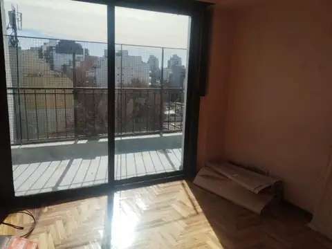 DEPARTAMENTO DE 4 AMBIENTES CON AMPLIO BALCÓN, Avenida Boyaca 300 - Flores