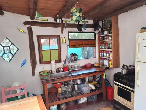 CAPILLA DEL MONTE- Vendo Cabaña en zona Centro.