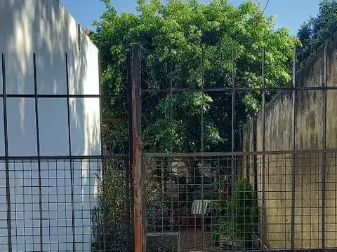 Casa de 4 ambientes con 2 locales - Villa Ballester