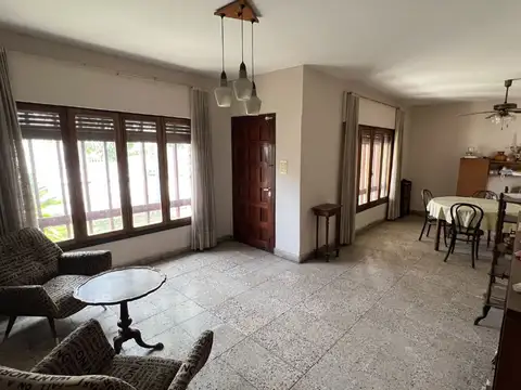 SE VENDE CASA 3 DORM CON GARAGE VILLA CABRERA