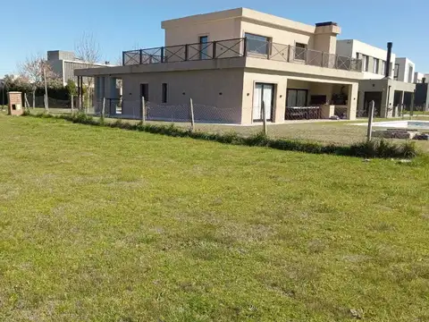 Terreno en Venta en Haras Santa María, USD 49.000