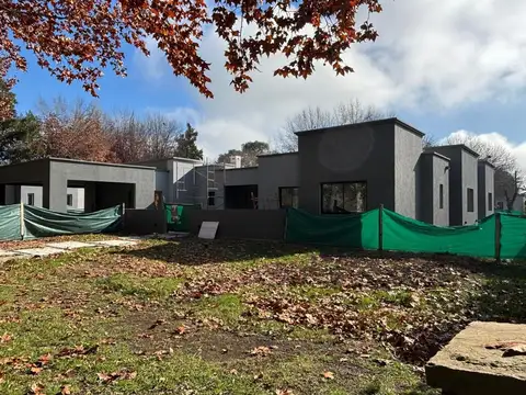 hermosa casa a estrenar en Haras del sol sobre 1620 m2 lote.