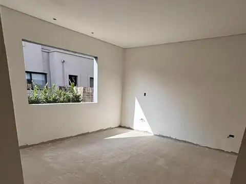 Casa en Venta con 11 cocheras