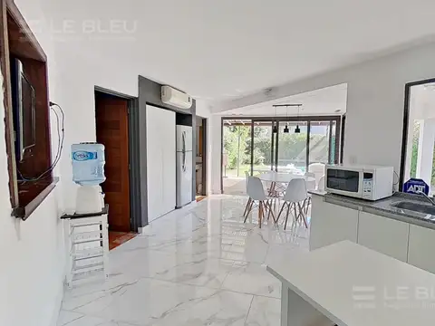 Casa 5 ambientes con 4 baños
