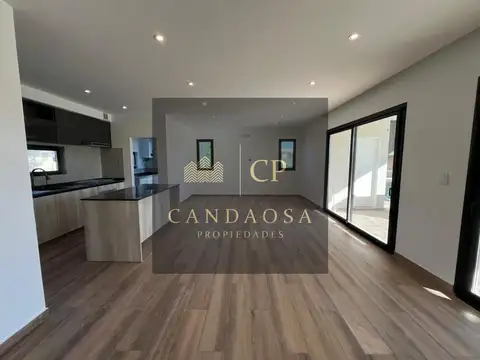ADG. Casa 4 Ambientes con Pileta Santa Lucia Pilar del Este