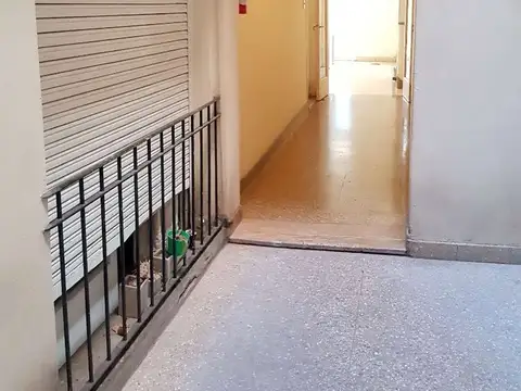 Av. Libertador 5500 Belgrano. Planta baja. Monoambiente Interno reciclado. 23 m2. Terraza común edificio