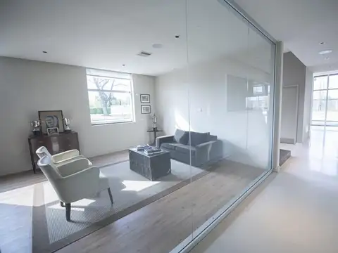 Local en Venta en Loma Verde, USD 5.200.000