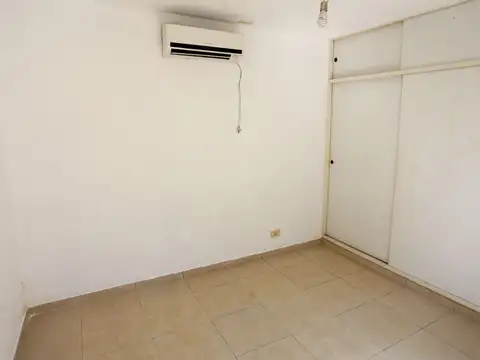Departamento en Venta en Luis Guillon, USD 65.000