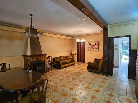 Casa 6 ambientes con 3 baños