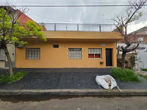 Casa 3 Ambientes en Venta en El Palomar con Terraza Zona Emaús F: 11294