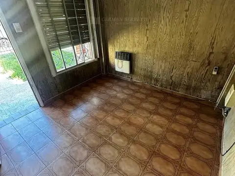 Casa 3 ambientes con 1 baño