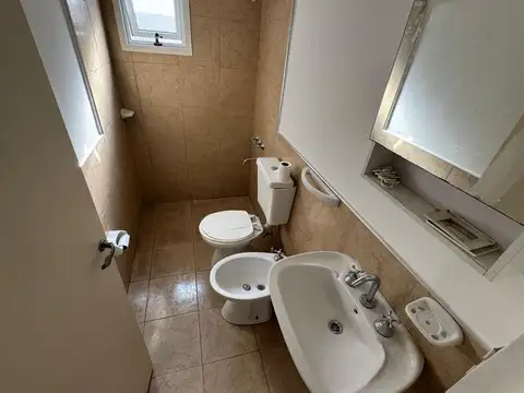 VENTA DEPTO 1 DORM PLANTA BAJA Y PATIO DESOCUPADO