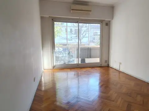 Departamento 3 amb, patio, bcon, Apto Prof; coc sep. -Reciclado - Artigas al 4800