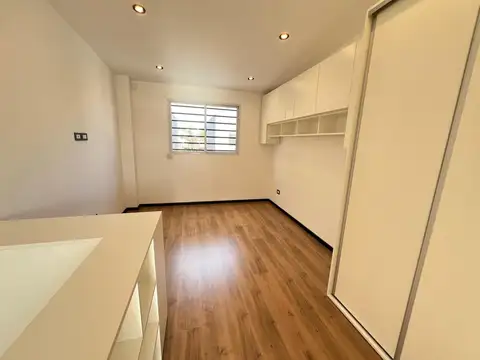 DUPLEX  EN COMPLEJO DE AMBITO CERRADO