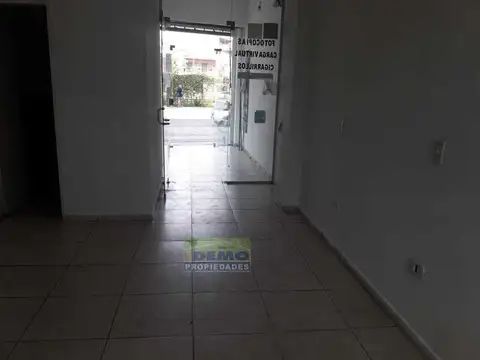 Francisco Segui N° 1390 Local PB e/ Francisco Beiro y Hipolito Bouchard