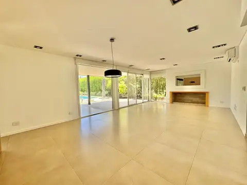 Casa en Alquiler de 4 dormitorios