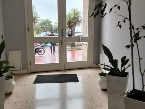 VENTA DEPTO DOS AMBIENTES Y MEDIO
