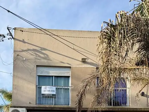 Venta de Local en City Bell entre caminos en calle 21 entre 472 y 473