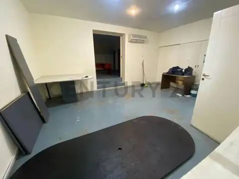 av sagrada familia 600, Piso 0