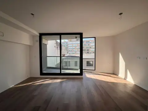 Venta departamento de 2 dormitorios y 2 baños con cochera - Abasto