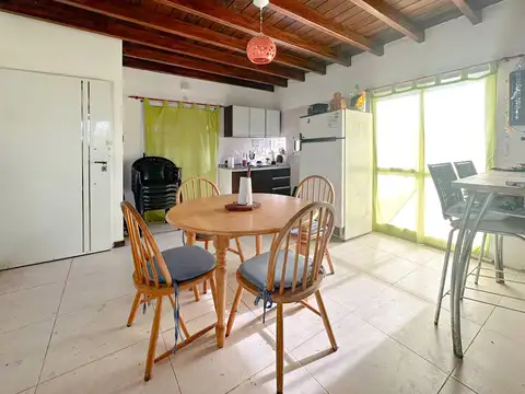 Casa 2 ambientes con 1 baño