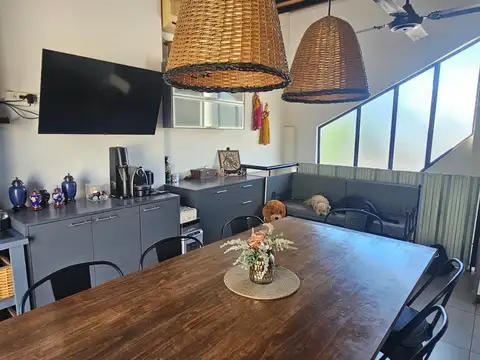 Depto Tipo Casa 4 ambientes con 2 baños