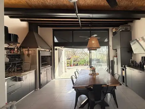 Depto Tipo Casa en Venta de 4 ambientes