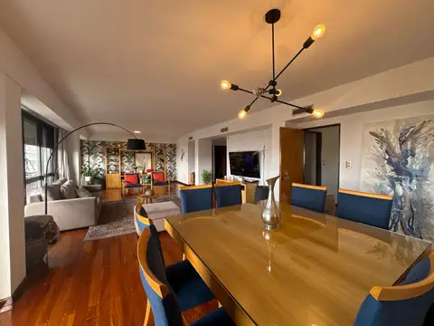 VENTA Piso exclusivo con cochera de 3 dormitorios sobre Oroño