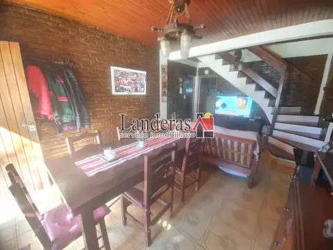 Casa 4 ambientes con 2 baños