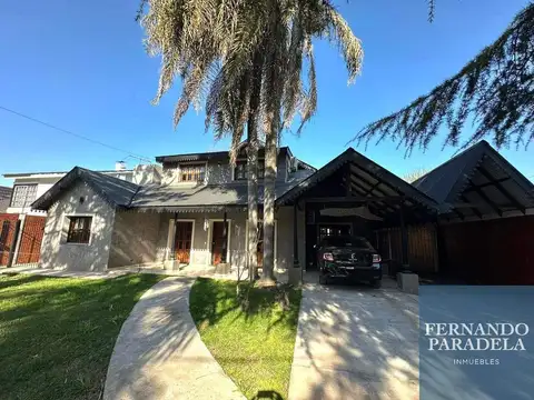 Casa de 4 dormitorios c/ cochera en Parque Leloir
