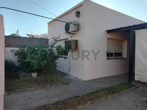 CASA DOS DORMITORIOS EN VENTA. BARRIO GODOY. ZONA OESTE