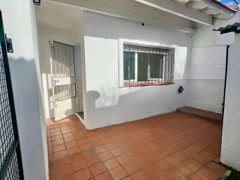 PH EN PLANTA BAJA  DOS AMBIENTES AMPLIOS