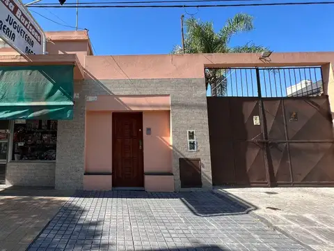 Casa en venta - 3 Dormitorios 2 Baños - 400mts2 - Mercedes