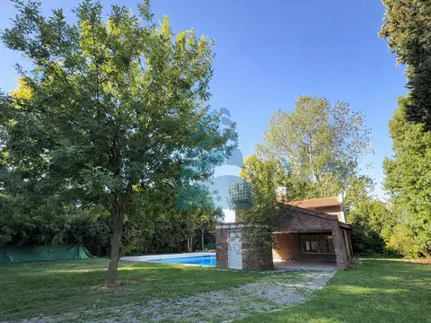 Casa en Venta con 2 cocheras