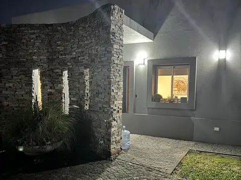 Casa  en Alquiler en Sausalito, Pilar, G.B.A. Zona Norte