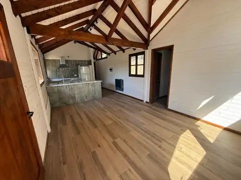 Casa en Alquiler con 1 cochera