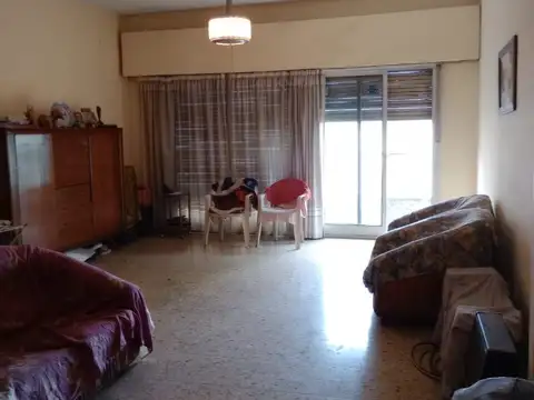 Depto Tipo Casa en Venta 50 años