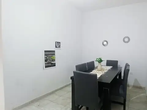 Casa 5 ambientes con 1 baño