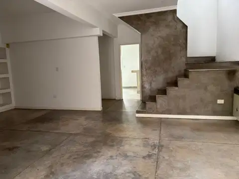 Casa en Alquiler al Oeste