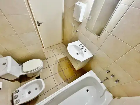 Amplio monoambiente con terraza - Alquiler - V. Urquiza
