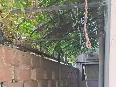 Depto Tipo Casa 2 ambientes con 1 baño