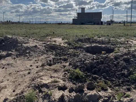 ¡Venta! Lote en Campos de Manantiales ¡Apto Dúplex! ¡Frente a espacio verde!