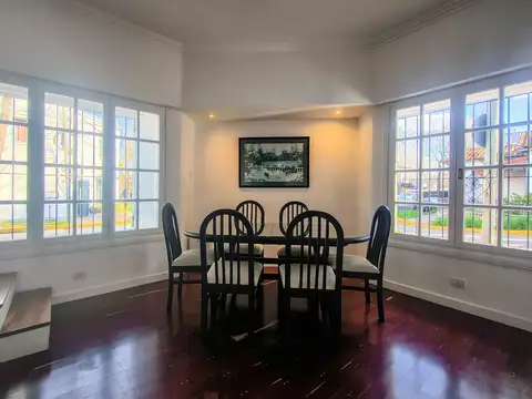 Casa 6 ambientes con 3 baños