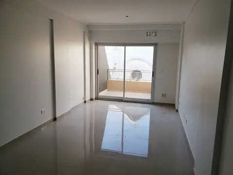 Alquiler de Departamento Dos Ambientes Al Frente con Baulera