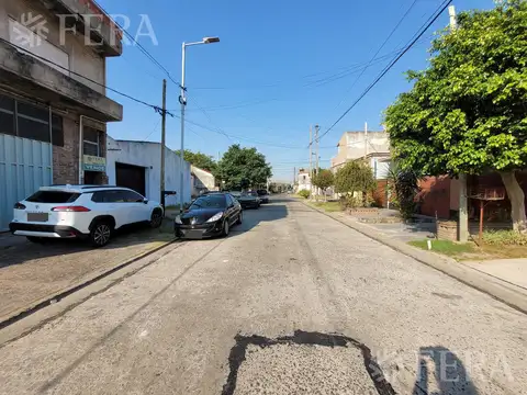 Venta galpón de 250 m2 en Wilde